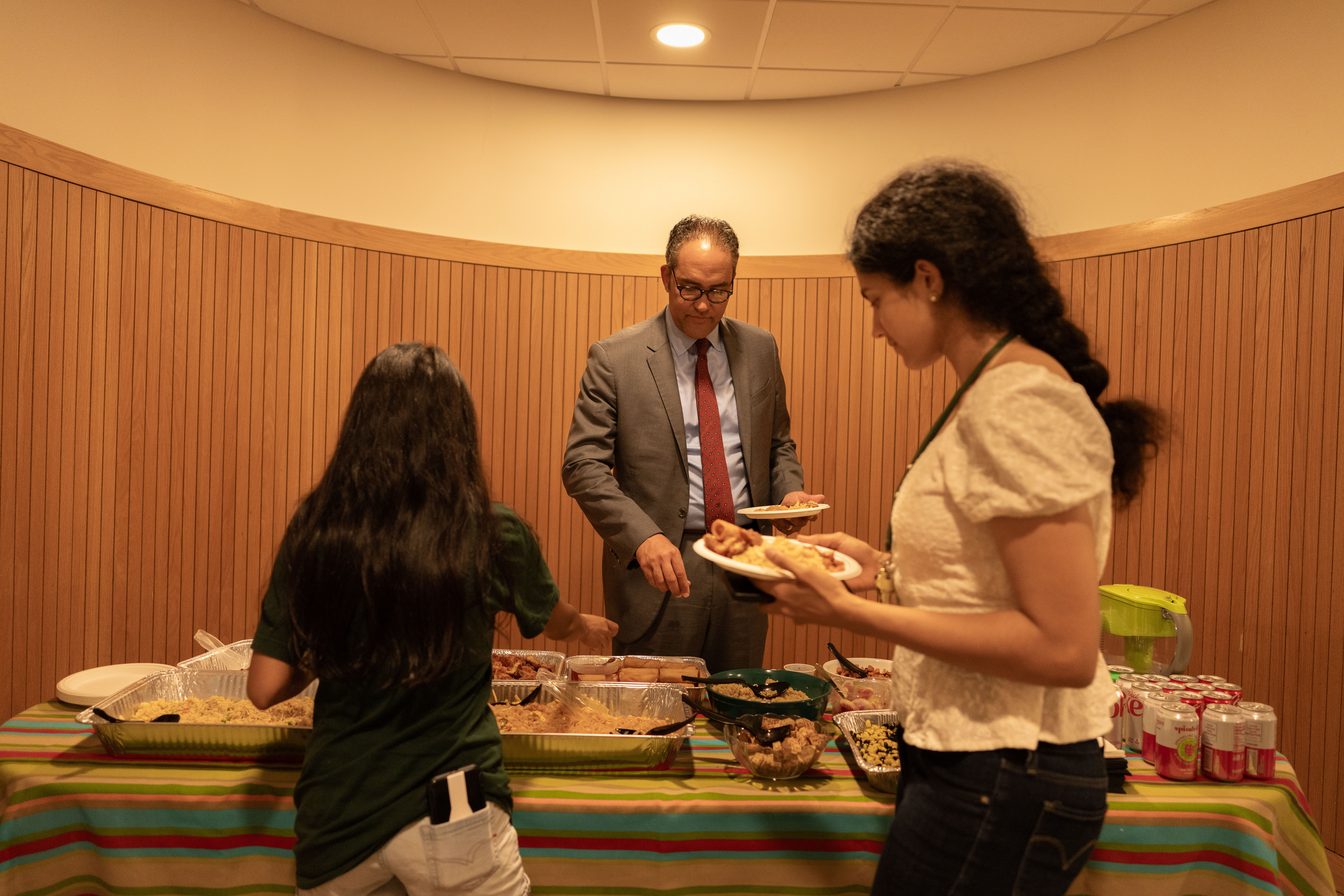 Will Hurd has dinner with students after a talk at the Rockefeller Center at Dartmouth College.